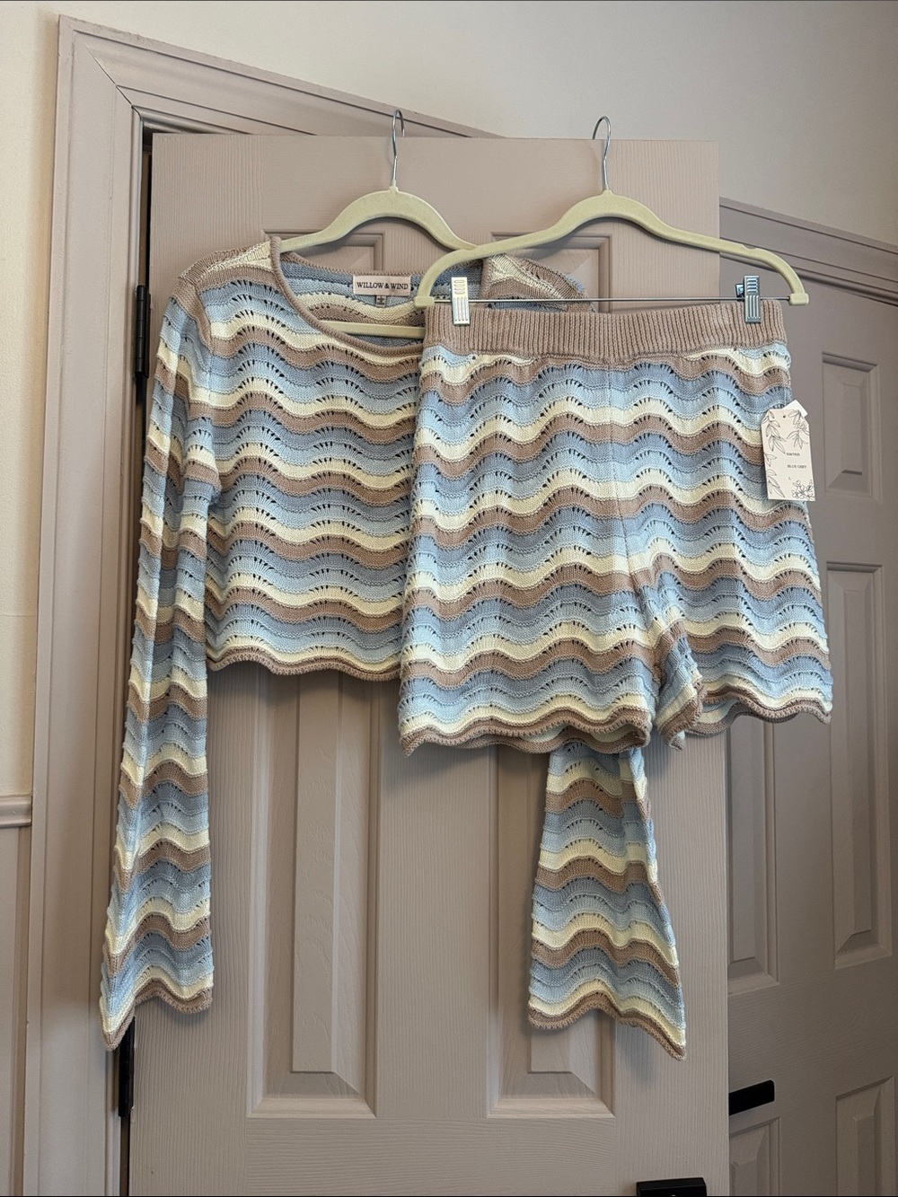 WILLOW & Wind  Cropped Knit Top & Shorts Set - Pastel Blue, Cream, Tan
Crochet